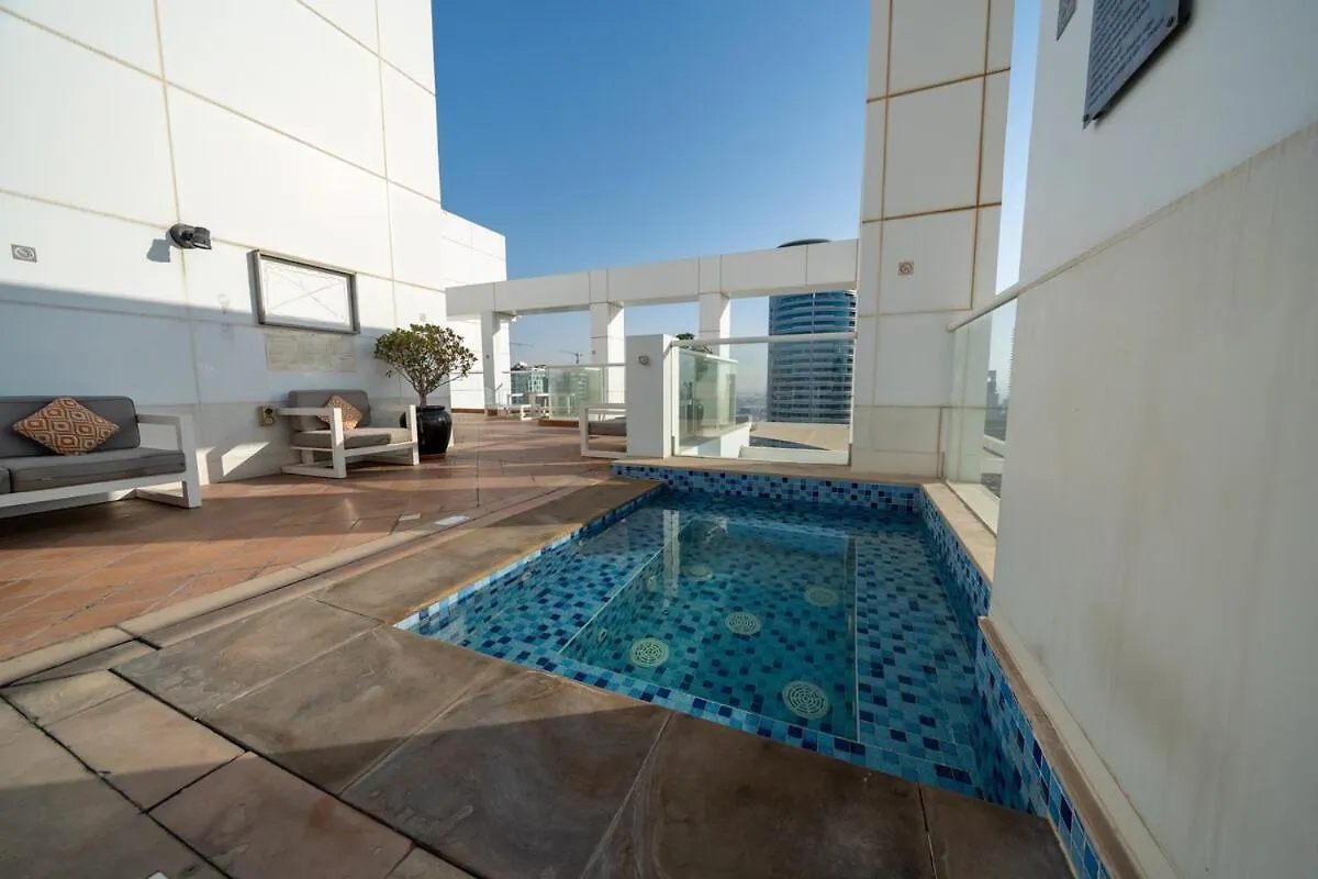 Homes & Beyond L 2Br In The Heart Of Dubai Marina Apartment