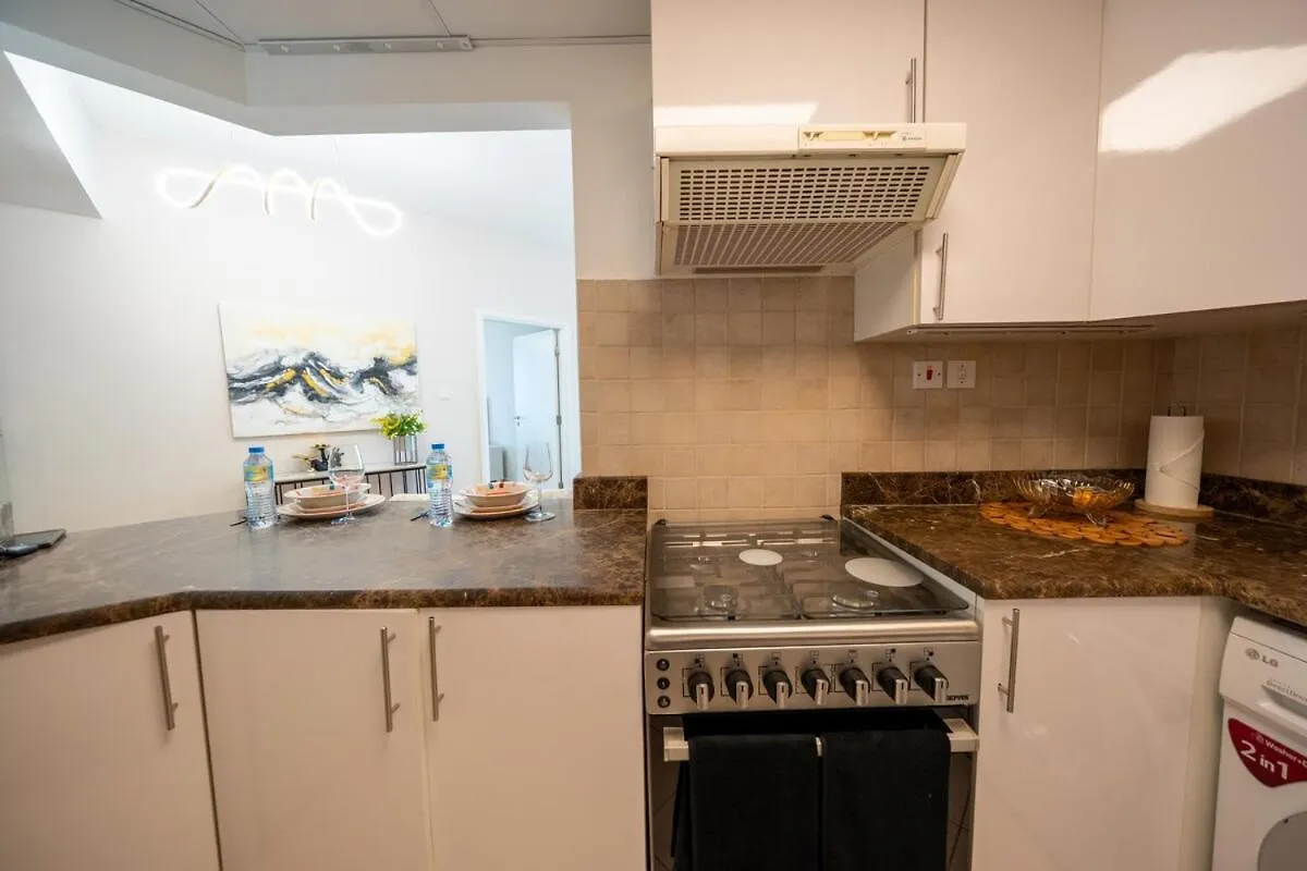 Homes & Beyond L 2Br In The Heart Of Dubai Marina