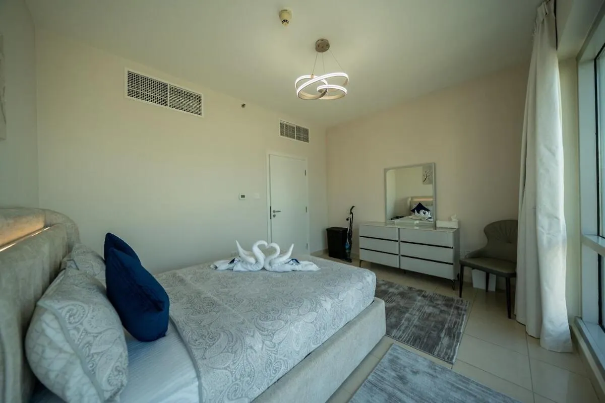 Homes & Beyond L 2Br In The Heart Of Dubai Marina Apartment