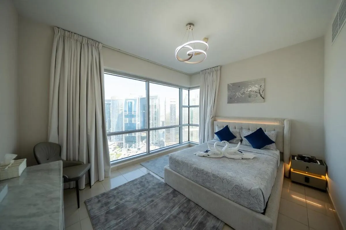 Homes & Beyond L 2Br In The Heart Of Dubai Marina Apartment